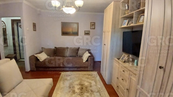 
  Продается 1-комн. квартира, 32 м², Конституции СССР ул, д. 32
. Фото 2.