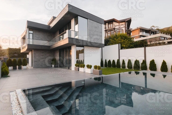 
  Продается дом, 310 м², Сочи
. Фото 2.