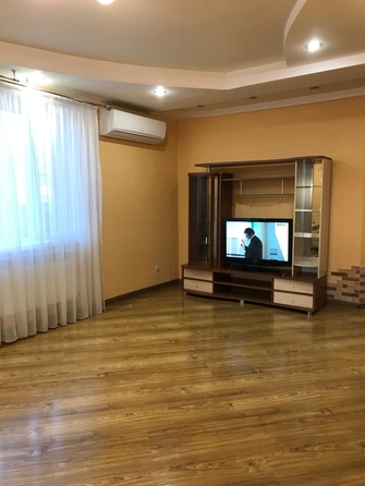 
  Продается 2-комн. квартира, 65 м², Таежная ул, д. 51
. Фото 10.