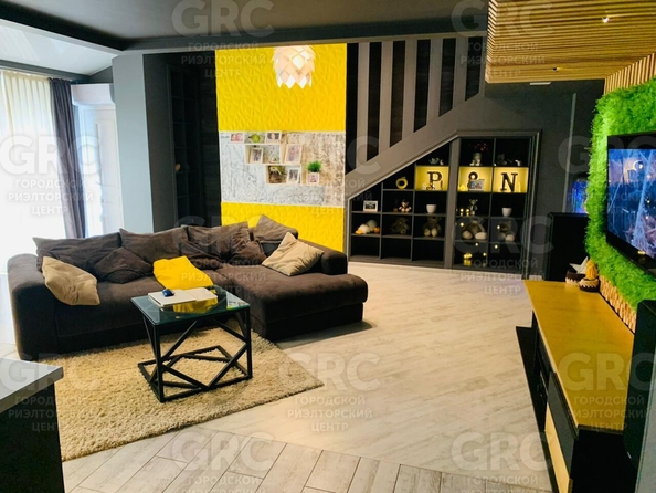 
  Продается 4-комн. квартира, 130 м², Полтавская ул, д. 14
. Фото 1.