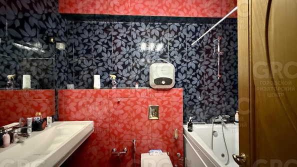 
  Продается 3-комн. квартира, 140 м², Анапская ул, д. 3/12
. Фото 11.