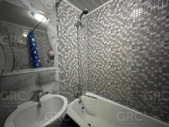 
  Продается 2-комн. квартира, 64 м², Вишневая ул, д. 21
. Фото 13.