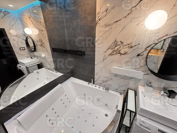 
  Продается 2-комн. квартира, 56 м², Туапсинская ул, д. 8
. Фото 20.