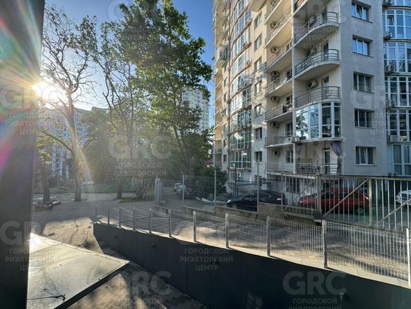 
  Продается 1-комн. квартира, 53 м², Туапсинская ул, д. 10
. Фото 11.