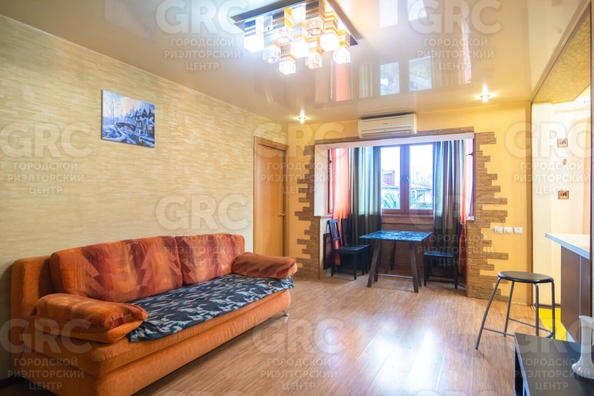 
  Продается 3-комн. квартира, 59.1 м², Конституции СССР ул, д. 38
. Фото 7.