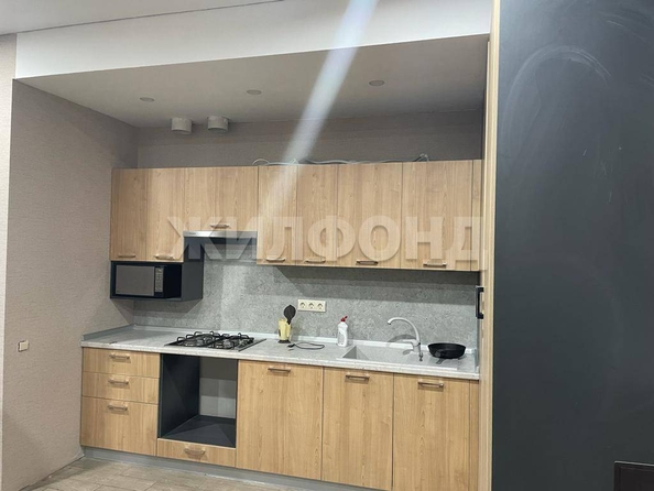 
   Продам таунхаус, 150 м², Сочи

. Фото 10.