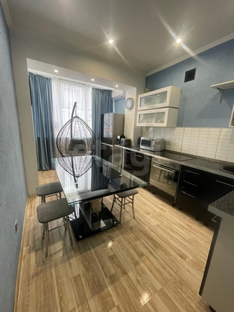 
  Продается 4-комн. квартира 107 м². Фото 1.