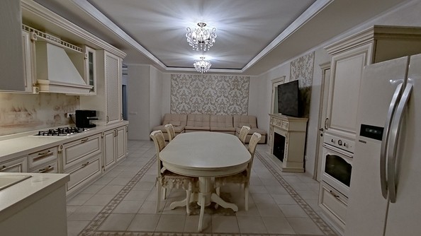 
   Продам 3-комнатную, 125 м², Владимирская ул, 55к1

. Фото 1.