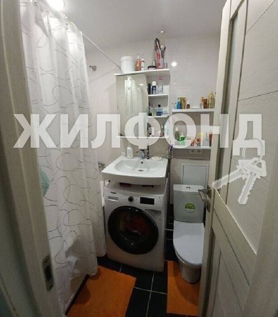 
   Продам 1-комнатную, 38 м², , 100/8

. Фото 8.