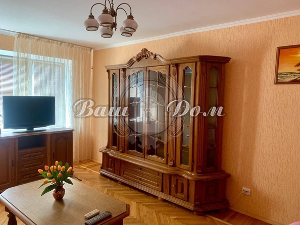 
   Продам 3-комнатную, 60 м², Островского ул, 122А

. Фото 1.