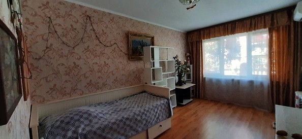 
   Продам 3-комнатную, 72 м², Революции пер, 7

. Фото 7.