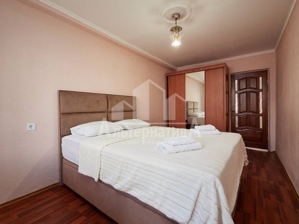 
   Продам 2-комнатную, 53 м², Героев Медиков ул

. Фото 4.