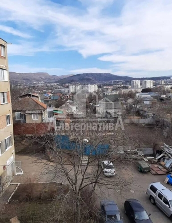 
   Продам 2-комнатную, 47 м², Челюскинцев ул

. Фото 8.