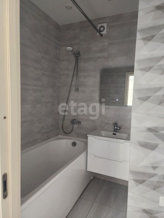 
   Продам 2-комнатную, 61.8 м², Доваторцев ул, 90/3

. Фото 8.