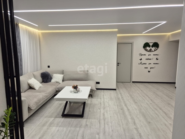 
   Продам 4-комнатную, 104 м², Гражданская ул, 3а

. Фото 2.