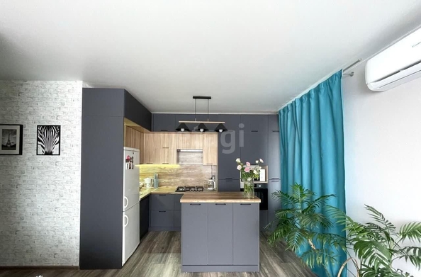 
   Продам 1-комнатную, 53 м², Невельский проезд, 10

. Фото 2.
