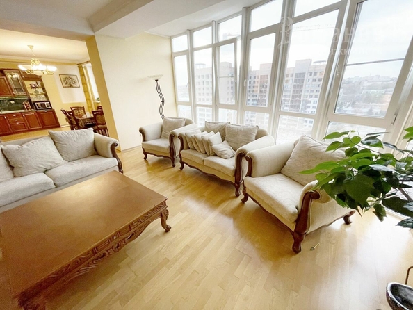 
  Продается 4-комн. квартира, 178.4 м², Мира ул, д. 282/2
. Фото 3.