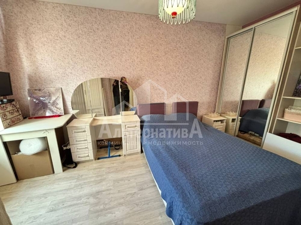 
  Продается 1-комн. квартира, 35 м², Гагарина ул
. Фото 3.