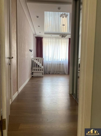 
  Продается 3-комн. квартира, 106 м², Октябрьская ул
. Фото 7.