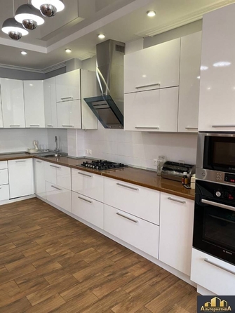
  Продается 3-комн. квартира, 106 м², Октябрьская ул
. Фото 1.