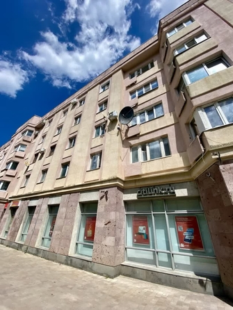 
  Сдается торговая площадь, 355 м², Маршала Жукова ул, д. 42
. Фото 1.