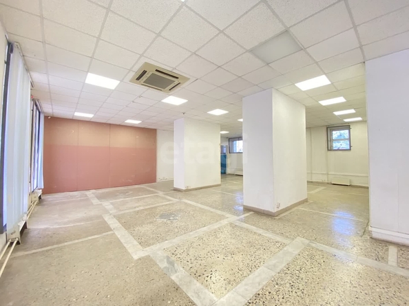
  Сдается торговая площадь, 355 м², Маршала Жукова ул, д. 42
. Фото 4.