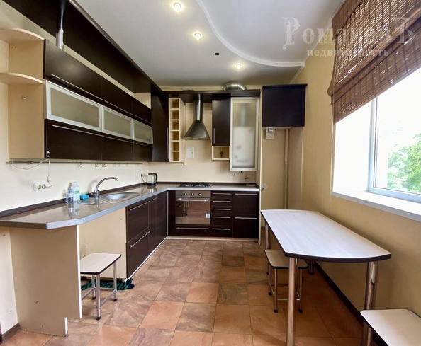 
  Продается 2-комн. квартира, 71 м², Осипенко ул, д. 8
. Фото 2.