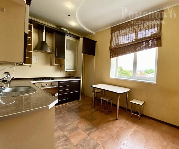 
  Продается 2-комн. квартира, 71 м², Осипенко ул, д. 8
. Фото 4.