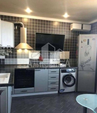 
  Продается 1-комн. квартира, 48 м², Октябрьская ул
. Фото 1.