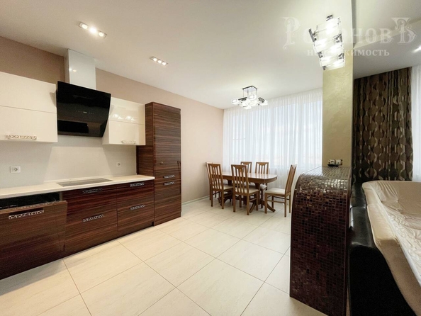 
  Продается 3-комн. квартира, 107.8 м², Пржевальского ул, д. 12
. Фото 8.