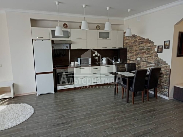 
  Продается 1-комн. квартира, 56 м², Кирова ул
. Фото 2.