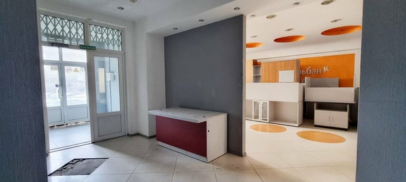 
  Сдается универсальное помещение, 488.2 м², Маршала Жукова ул, д. 23
. Фото 1.