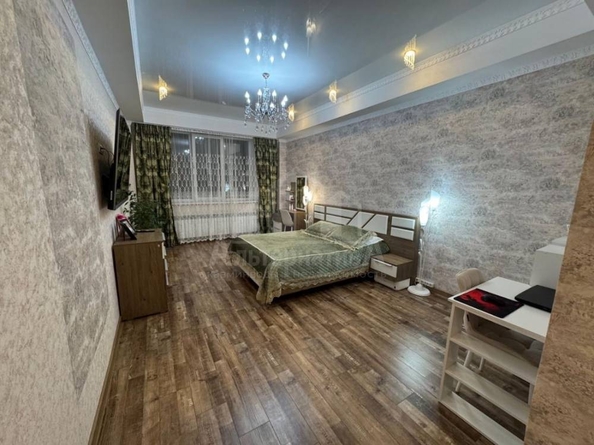 
  Продается 3-комн. квартира, 120 м², Октябрьская ул
. Фото 8.