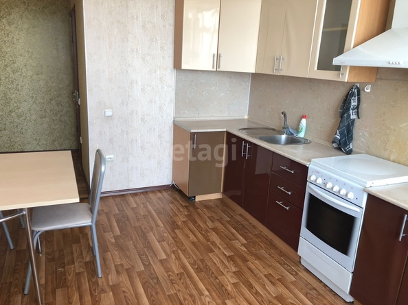 
   Продам 1-комнатную, 43.4 м², Октябрьская ул, 190/1

. Фото 2.