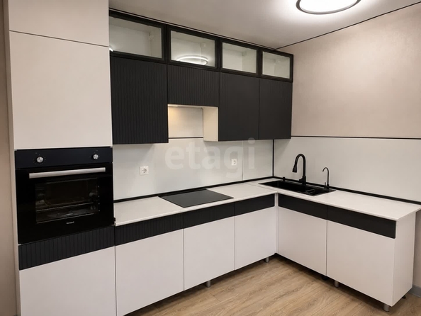 
  Продается 1-комн. квартира 60.6 м². Фото 2.