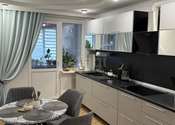 
  Продается 3-комн. квартира 98 м². Фото 1.