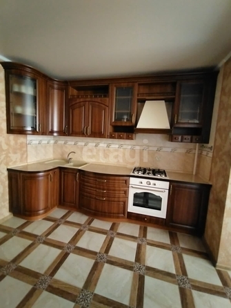 
   Продам 2-комнатную, 81.3 м², Пирогова ул, 34/2

. Фото 2.