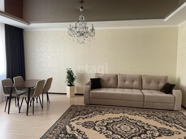 
   Продам 2-комнатную, 65 м², Тухачевского ул, 22/2

. Фото 1.