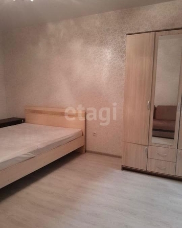 
   Продам 1-комнатную, 38 м², Чапаева ул, 4В/1

. Фото 3.