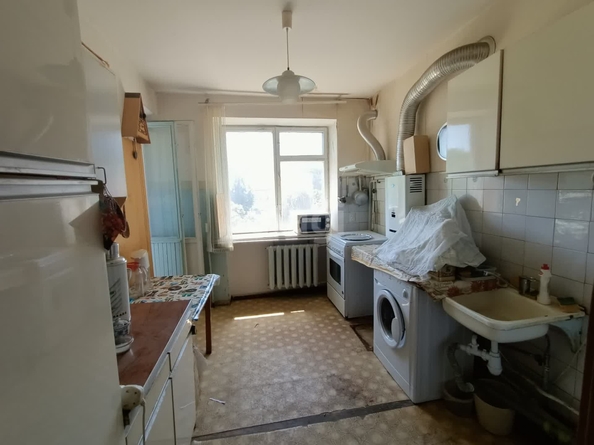 
   Продам 3-комнатную, 81 м², Дзержинского ул, 196

. Фото 1.