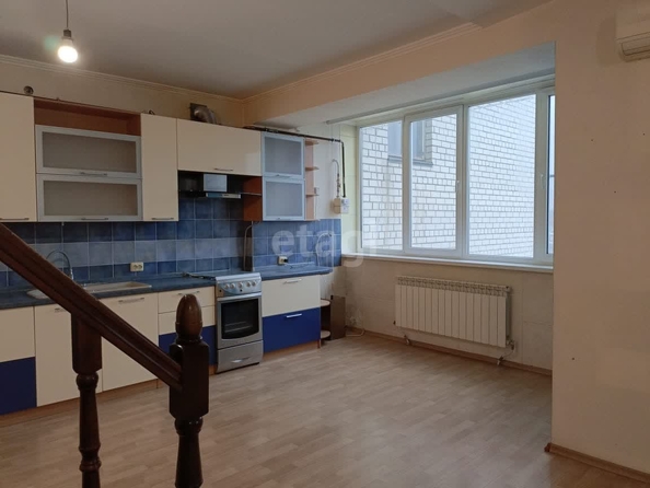 
   Продам 3-комнатную, 98 м², 45 Параллель ул, 2

. Фото 6.