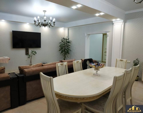 
  Продается 3-комн. квартира, 119 м², Октябрьская ул
. Фото 1.