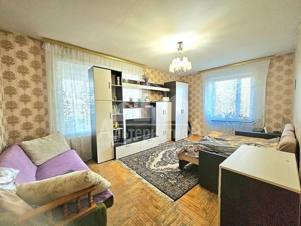 
  Продается 3-комн. квартира, 68.2 м², Крутая дорога ул
. Фото 1.