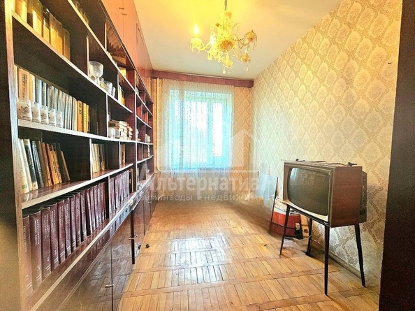 
  Продается 3-комн. квартира, 68.2 м², Крутая дорога ул
. Фото 5.