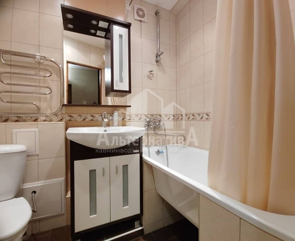 
  Продается 1-комн. квартира, 38 м², Красивая ул
. Фото 3.