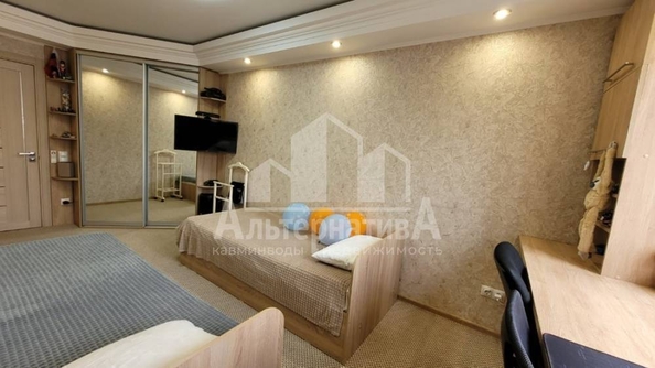 
  Продается 3-комн. квартира, 60 м², Крутая дорога ул
. Фото 4.