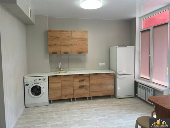 
  Продается 1-комн. квартира, 40 м², Окопная ул
. Фото 3.