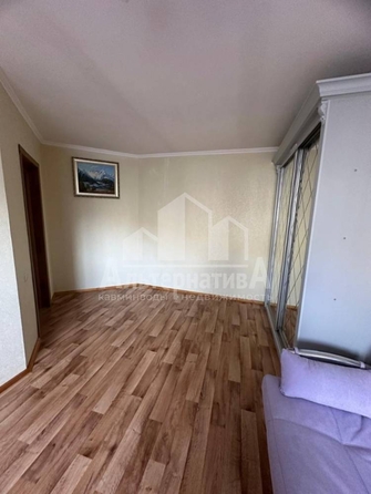 
   Продам 1-комнатную, 39 м², Романенко ул

. Фото 4.