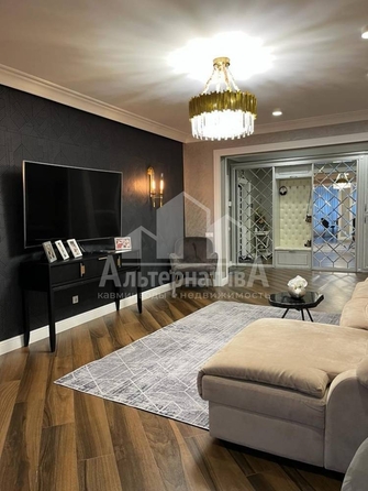 
  Продается 3-комн. квартира, 145 м², Жуковского ул
. Фото 1.
