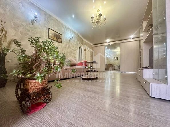 
  Продается 1-комн. квартира, 72 м², Гагарина ул
. Фото 2.